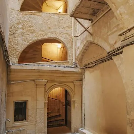 Le Nid Exotique - Vue Sur Les Toits Du Centre-ville *